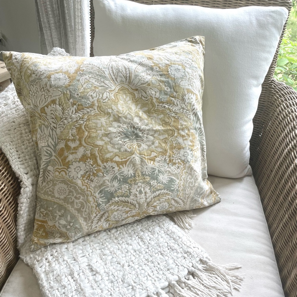 Pottery barn 20x20 pillow cover